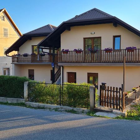 Apartman Nika Оточац Экстерьер фото
