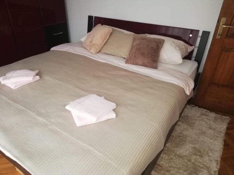Apartman Nika Оточац Экстерьер фото